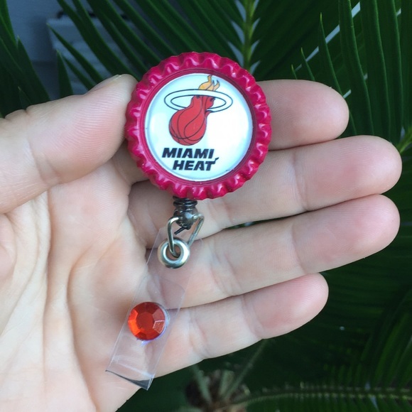 🎁BOGO FREE SALE🎁 Miami Heat Badge Holder - Picture 1 of 2